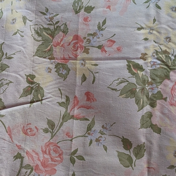 New Floral 2yds material, Fabric, TM1-C - Picture 1 of 1